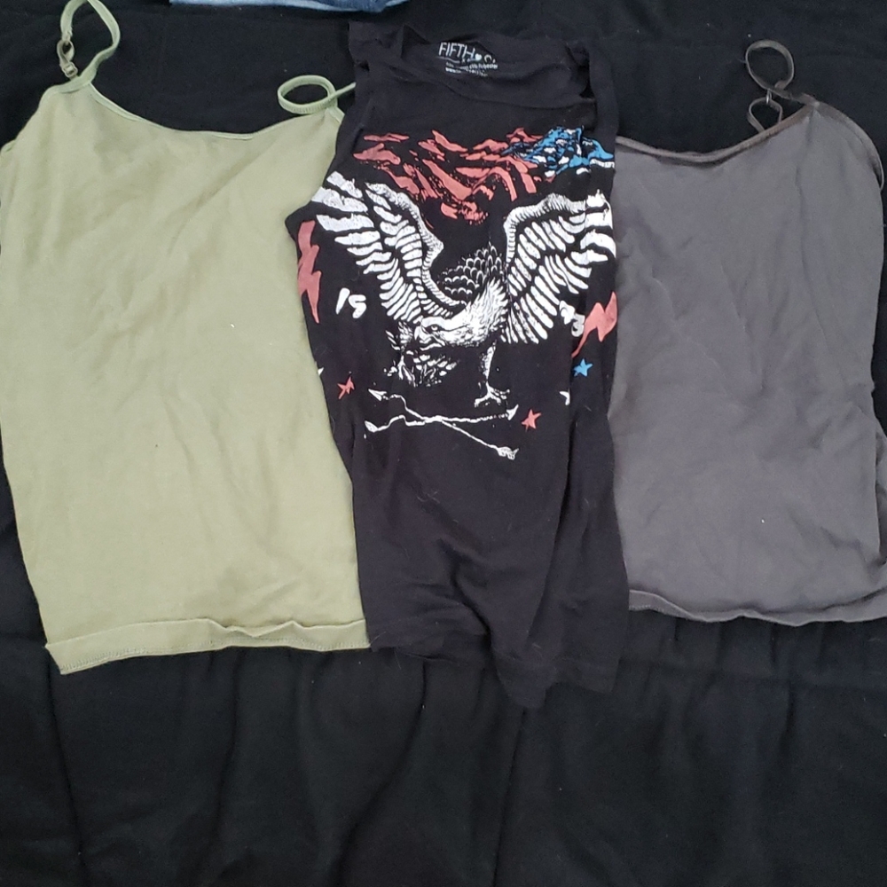 Tank top bundle (3)